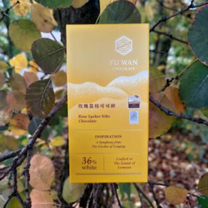 Rose Lychee Cacao Nibs Chocolade - 36%