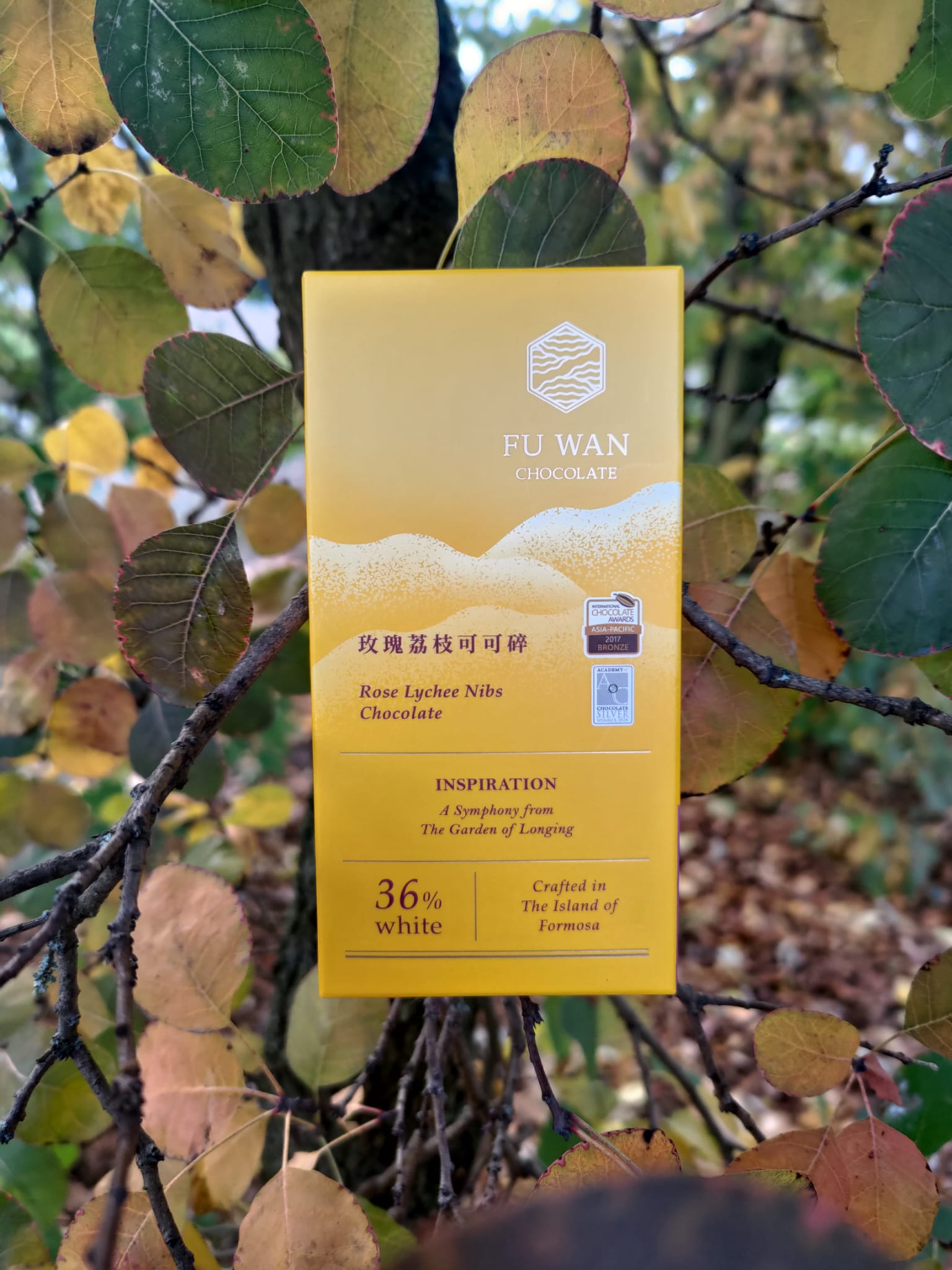 Rose Lychee Cacao Nibs Chocolade - 36%